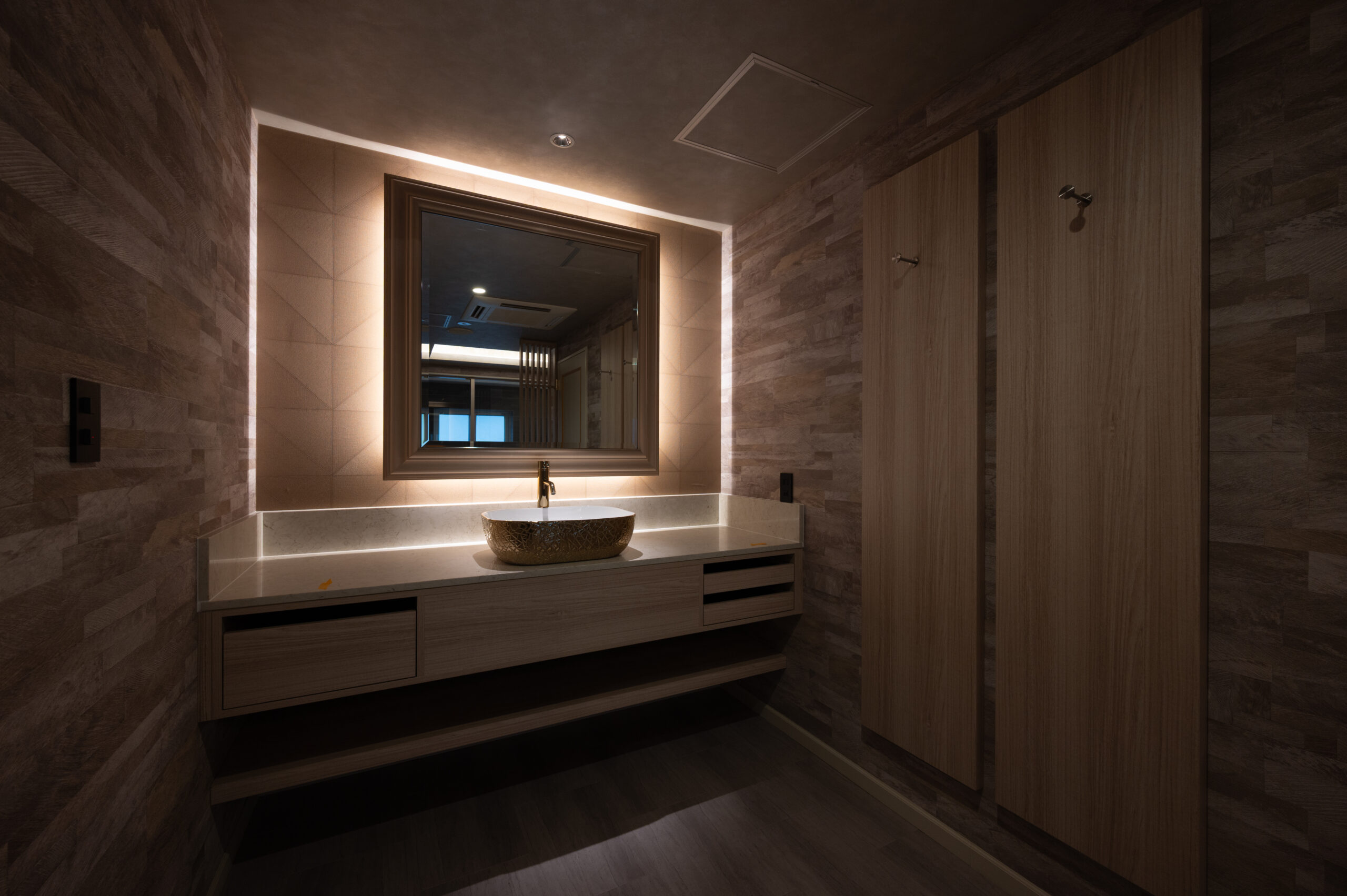 ROOM101 サムネイル9