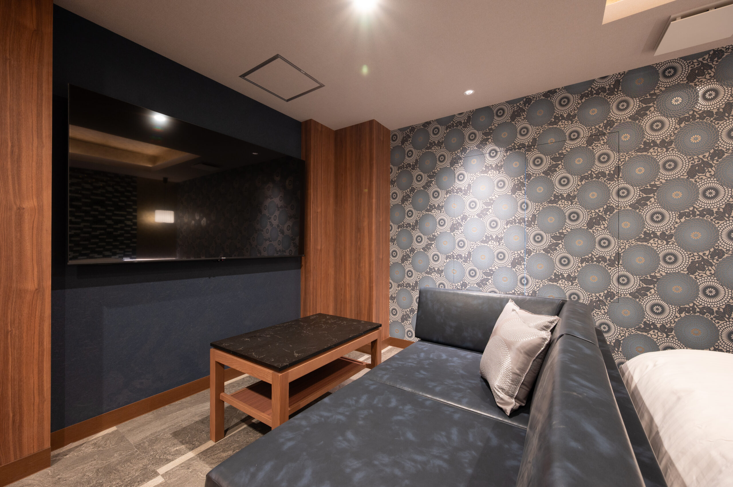 ROOM103 サムネイル2