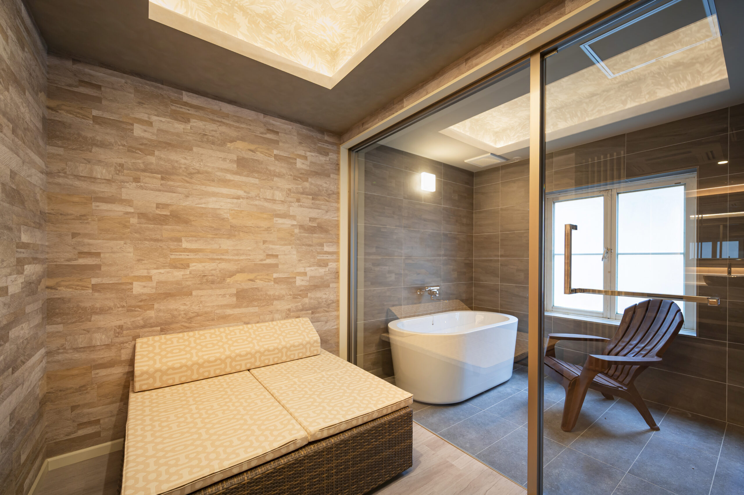 ROOM101 サムネイル6